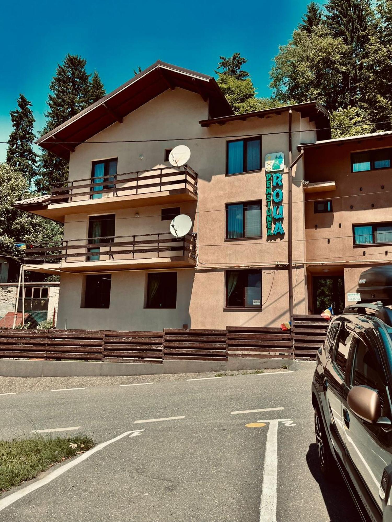 Pensiunea Roua Sinaia Esterno foto